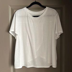 Old Navy Active Go-Dry white T-shirt w/fly away back, size XL